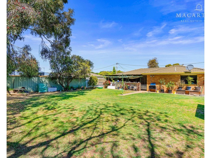 3 Magnolia Parade, Lake Albert NSW 2650
