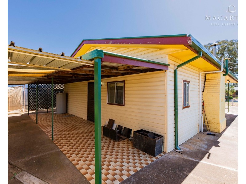 8 Methul Street, Coolamon NSW 2701