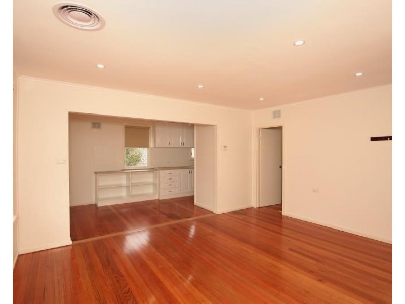 22 Hunter Street, Mount Austin NSW 2650