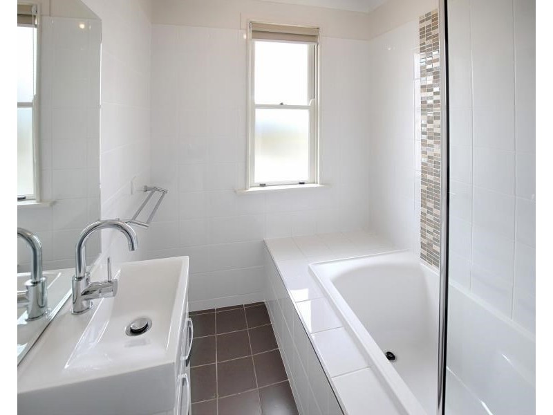 22 Hunter Street, Mount Austin NSW 2650