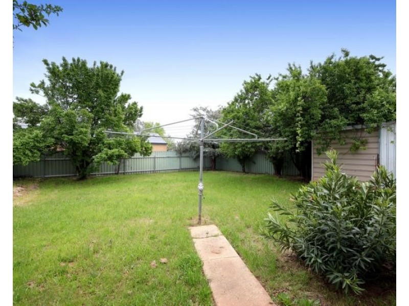22 Hunter Street, Mount Austin NSW 2650