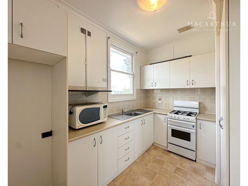 8 Margaret Avenue, Mount Austin NSW 2650