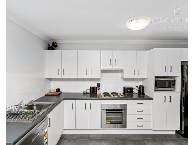 5 Hazelwood Drive, Forest Hill NSW 2651