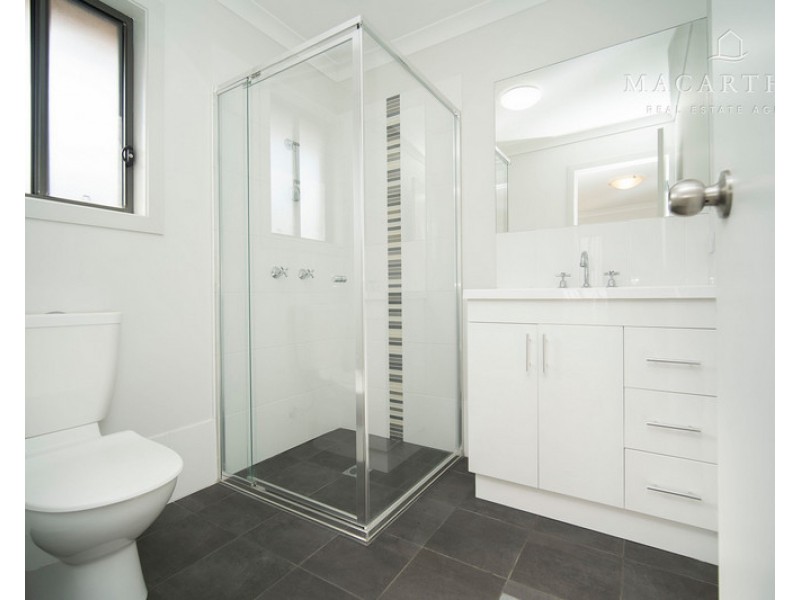 5 Hazelwood Drive, Forest Hill NSW 2651