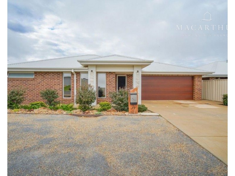 19 Goonawarra Street, Gobbagombalin NSW 2650