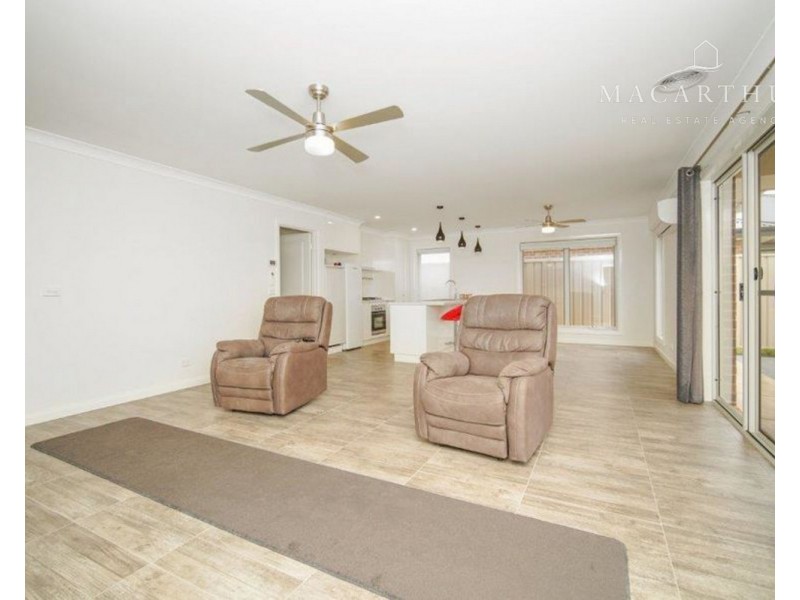 19 Goonawarra Street, Gobbagombalin NSW 2650