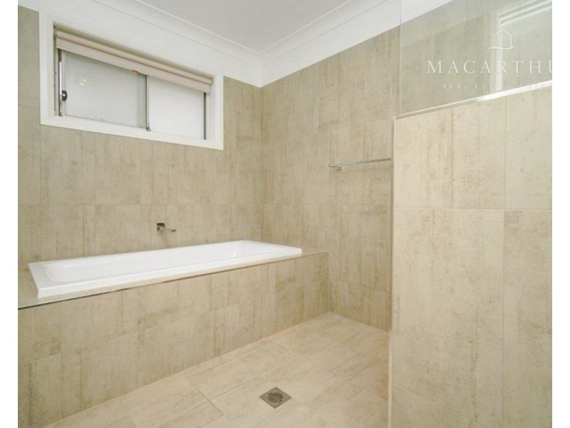 19 Goonawarra Street, Gobbagombalin NSW 2650