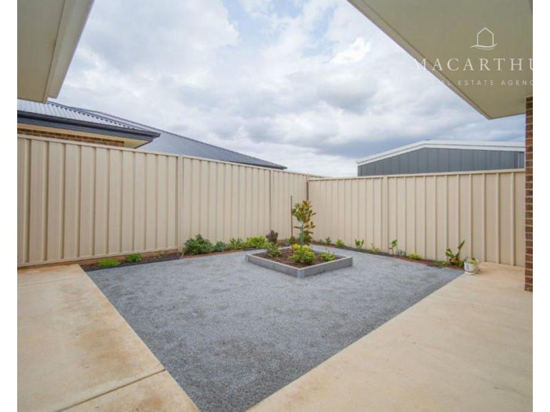 19 Goonawarra Street, Gobbagombalin NSW 2650
