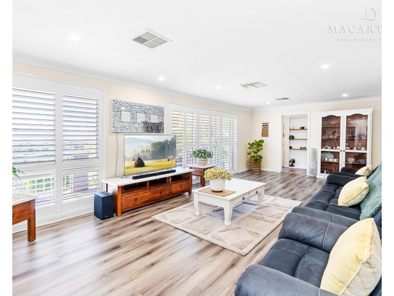 2 Andrews Avenue, Kooringal NSW 2650