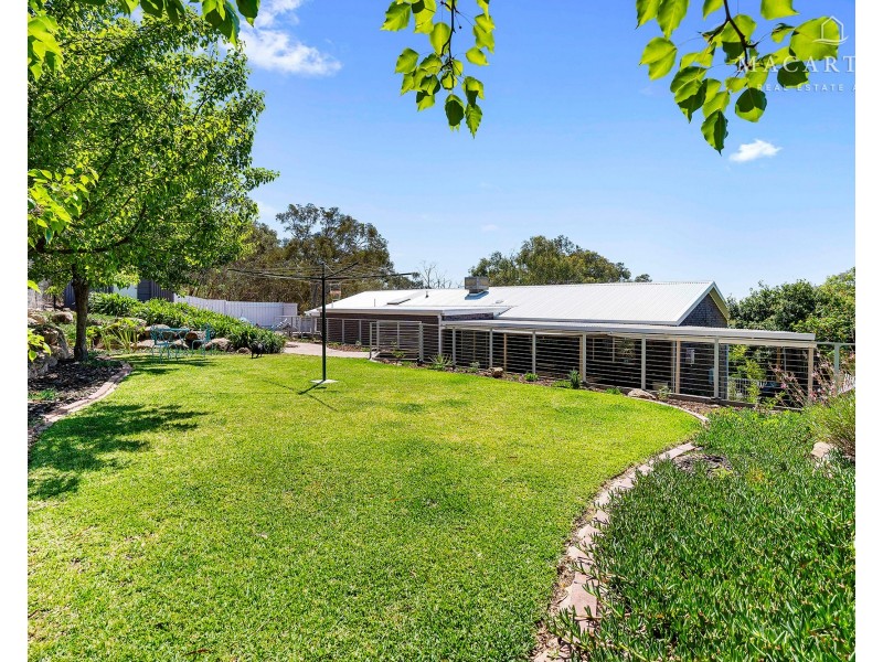 2 Andrews Avenue, Kooringal NSW 2650