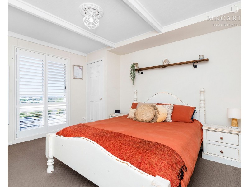 2 Andrews Avenue, Kooringal NSW 2650