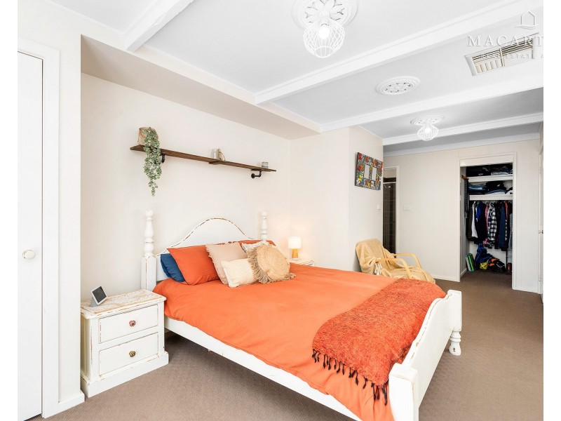 2 Andrews Avenue, Kooringal NSW 2650