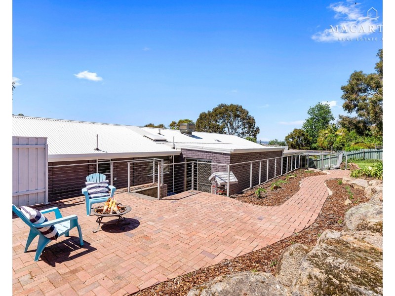 2 Andrews Avenue, Kooringal NSW 2650