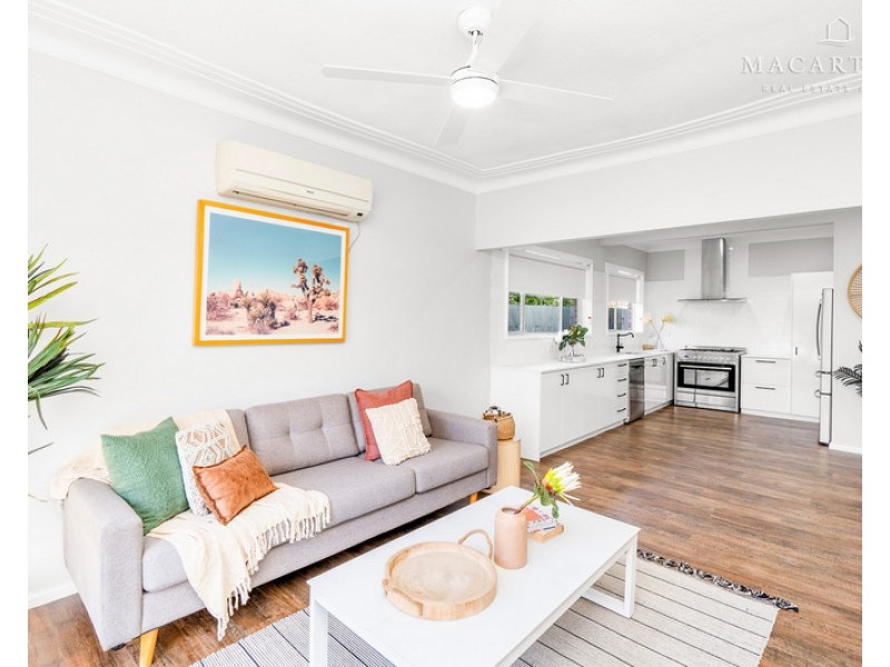 2 Doyle Avenue, Mount Austin NSW 2650