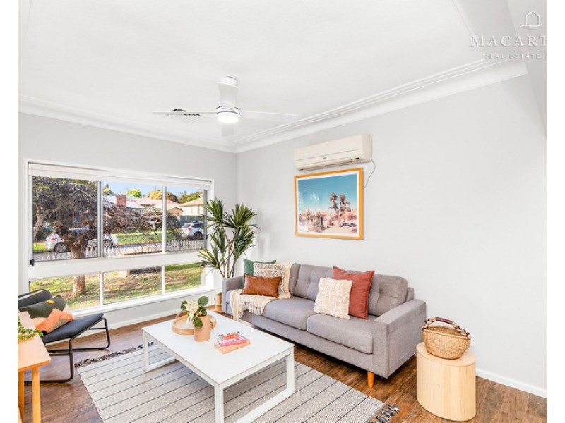 2 Doyle Avenue, Mount Austin NSW 2650