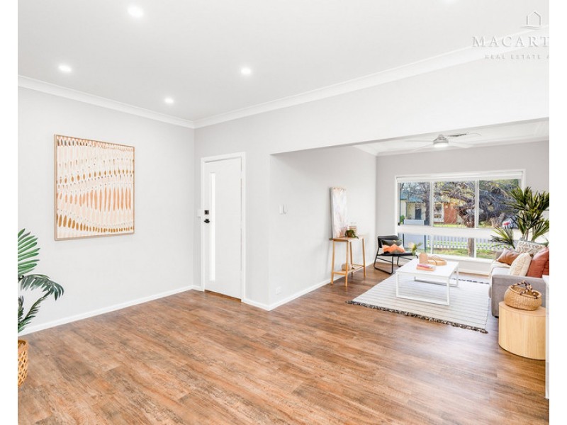 2 Doyle Avenue, Mount Austin NSW 2650