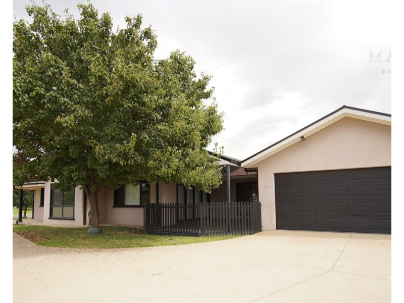 1/7 Bedervale Street, Bourkelands NSW 2650