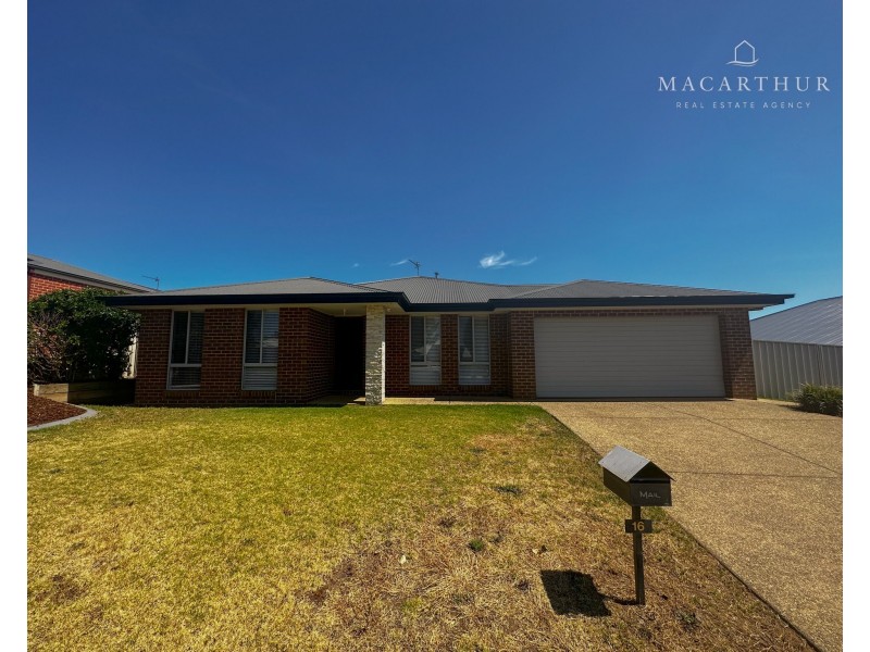 16 Dundale Crescent, Estella NSW 2650