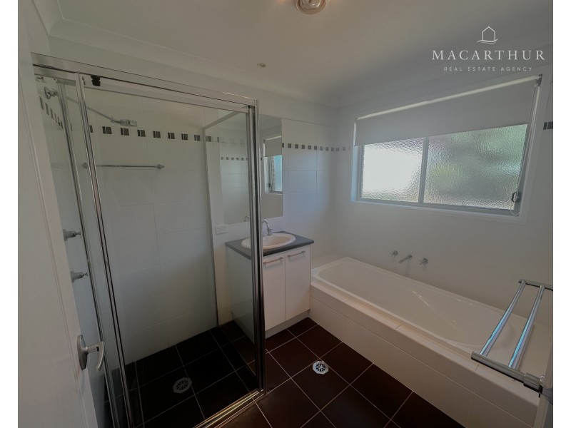 16 Dundale Crescent, Estella NSW 2650