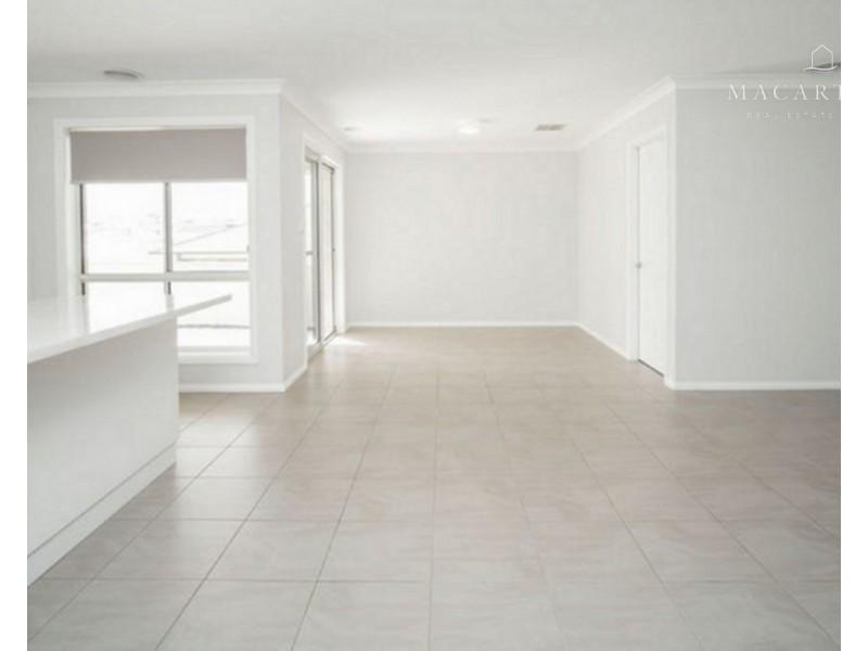 6 Ellerslie Street, Gobbagombalin NSW 2650