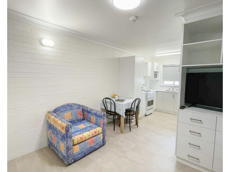 2/1-3 Matthews Street, Lockhart NSW 2656