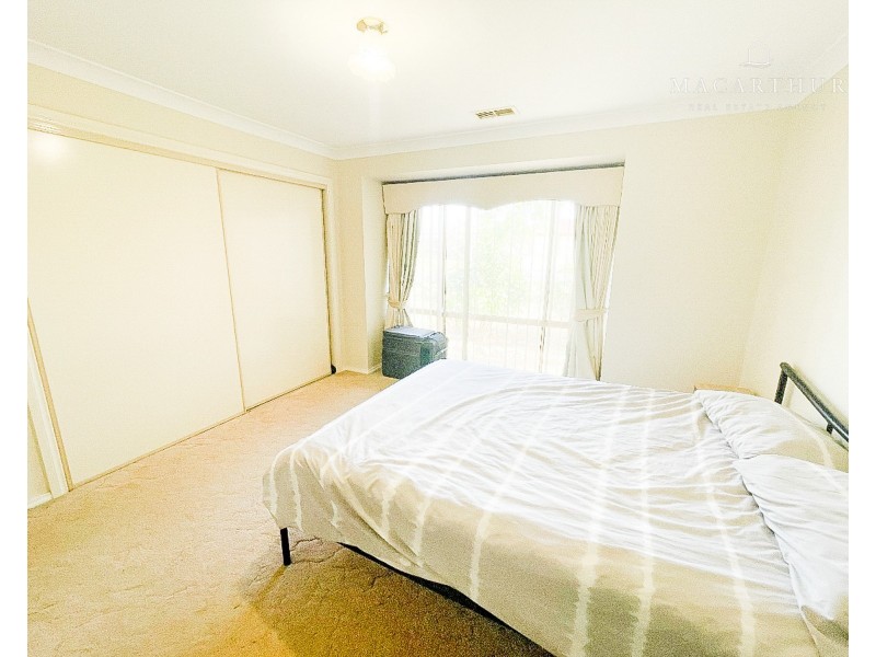 9 Kaldari Crescent, Glenfield Park NSW 2650