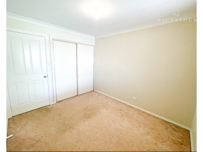 9 Kaldari Crescent, Glenfield Park NSW 2650