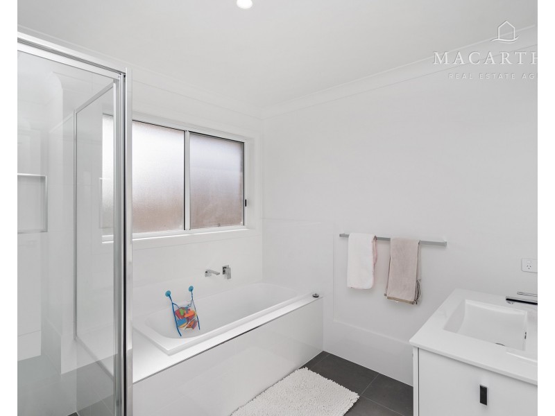 60 Jumbuck Drive, Gobbagombalin NSW 2650