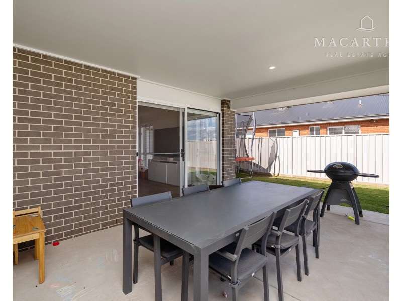 60 Jumbuck Drive, Gobbagombalin NSW 2650