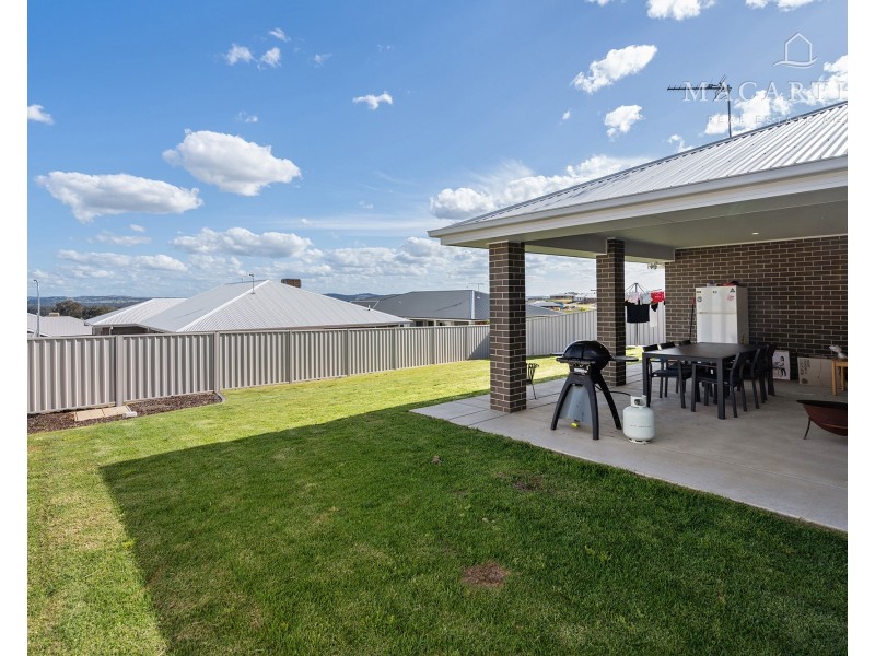 60 Jumbuck Drive, Gobbagombalin NSW 2650
