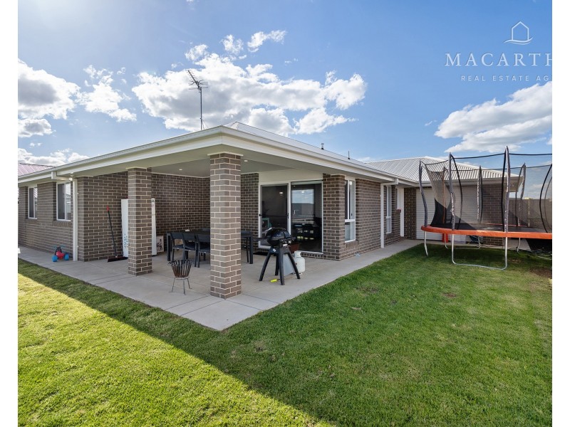 60 Jumbuck Drive, Gobbagombalin NSW 2650