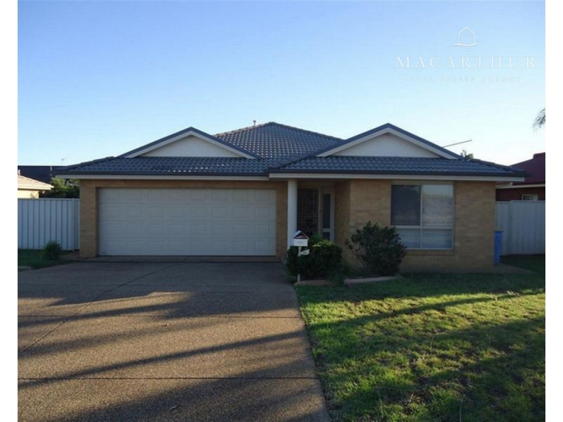 54 Avocet Drive, Estella NSW 2650