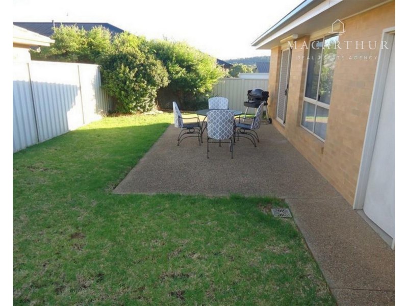 54 Avocet Drive, Estella NSW 2650