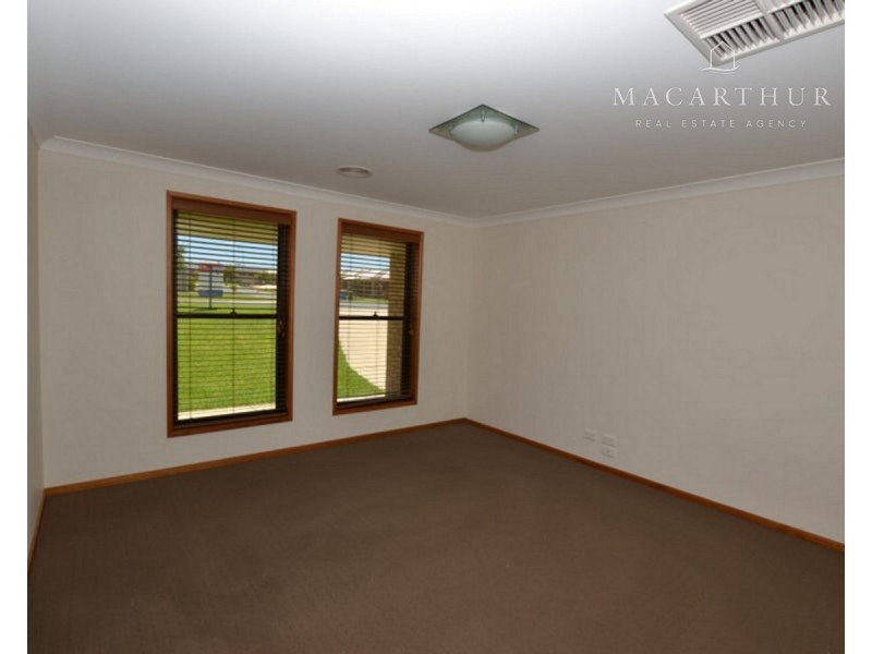 10 Pinnacle Place, Estella NSW 2650