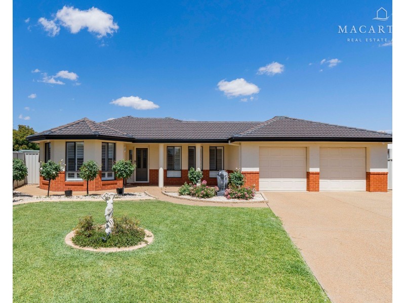 16 Walla Place, Glenfield Park NSW 2650