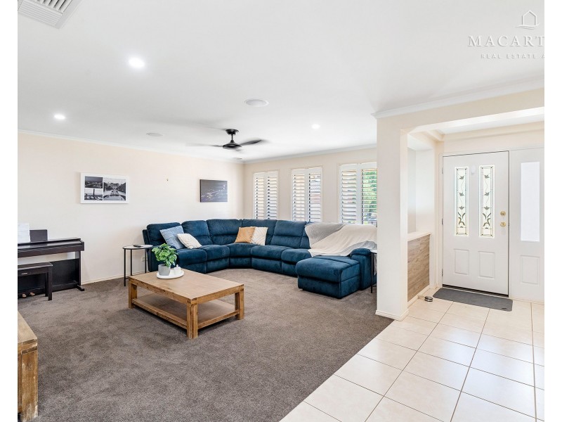 16 Walla Place, Glenfield Park NSW 2650