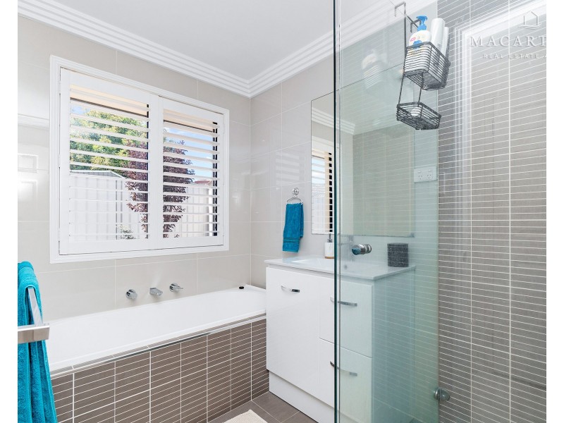 16 Walla Place, Glenfield Park NSW 2650