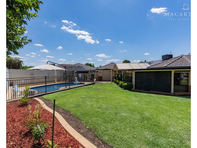 16 Walla Place, Glenfield Park NSW 2650