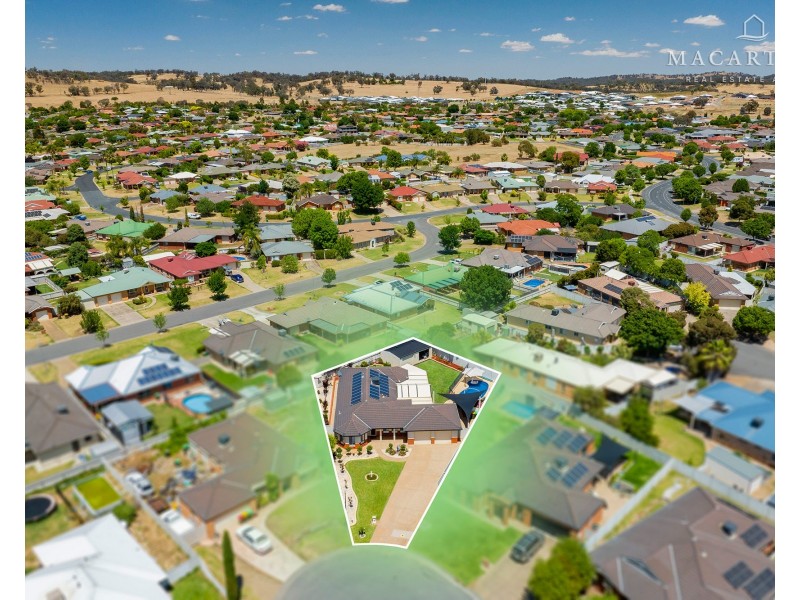 16 Walla Place, Glenfield Park NSW 2650