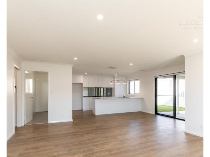 49 Deakin Avenue, Lloyd NSW 2650