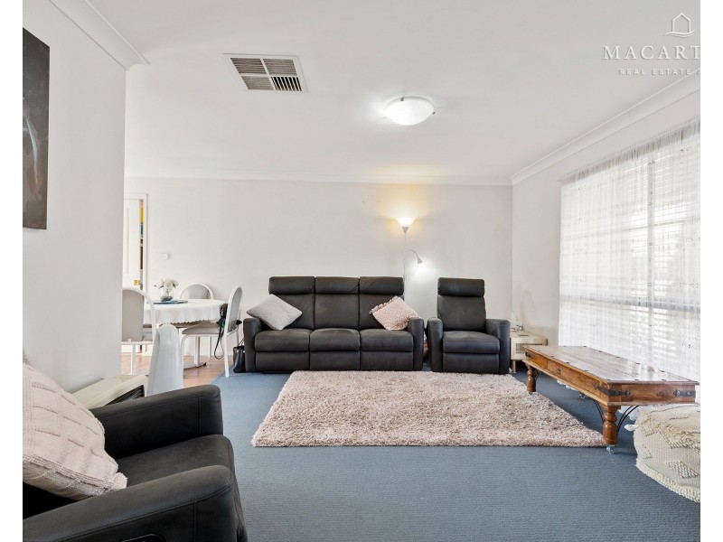 1/1 Woomera Place, Glenfield Park NSW 2650
