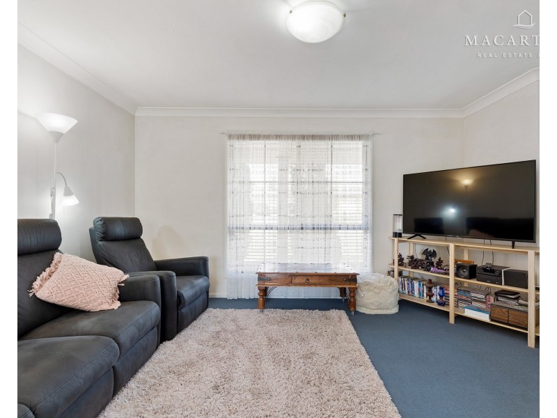 1/1 Woomera Place, Glenfield Park NSW 2650
