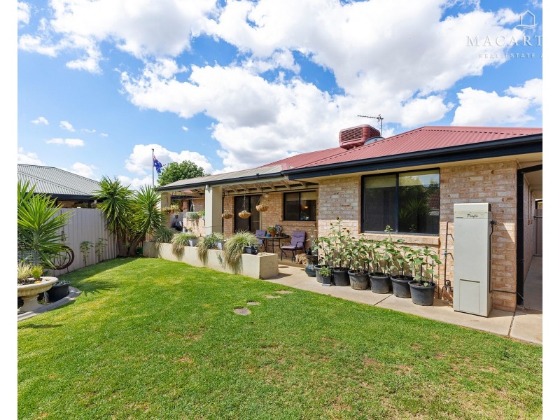 1/1 Woomera Place, Glenfield Park NSW 2650