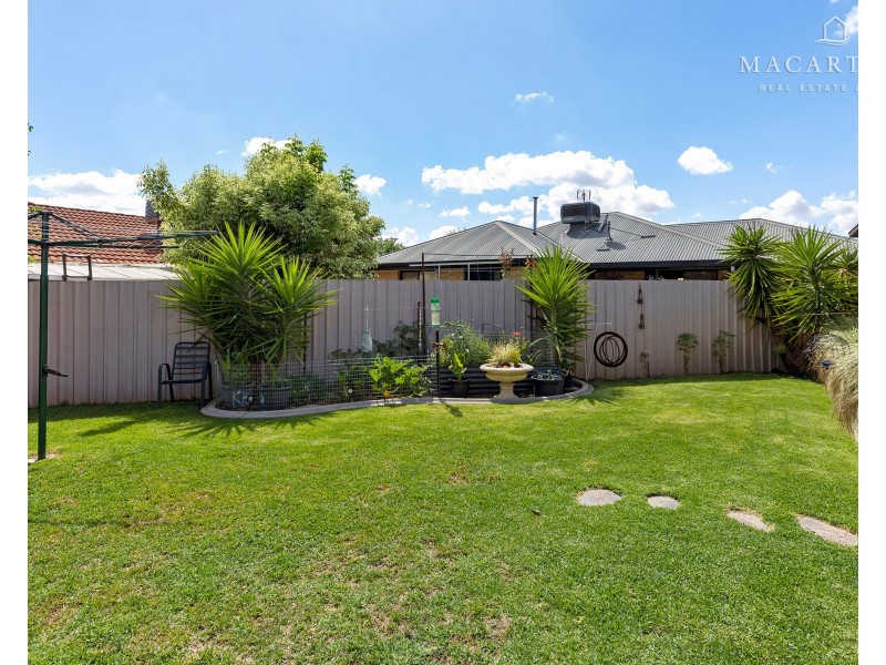 1/1 Woomera Place, Glenfield Park NSW 2650