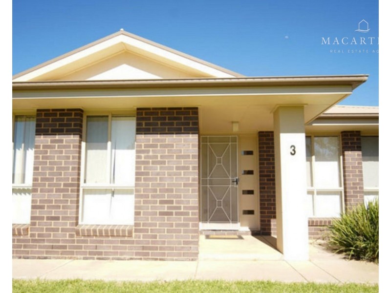 3/3 Carinya Street, Glenfield Park NSW 2650