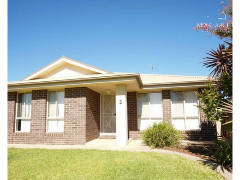 3/3 Carinya Street, Glenfield Park NSW 2650