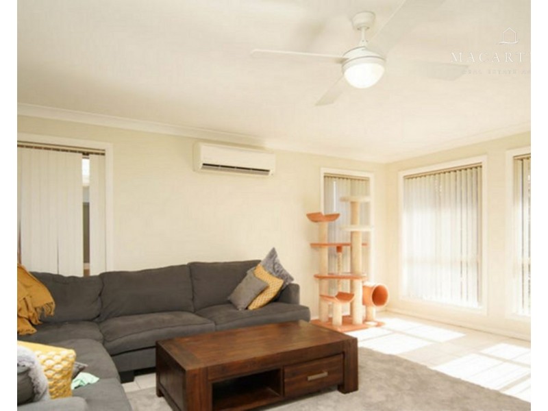 3/3 Carinya Street, Glenfield Park NSW 2650