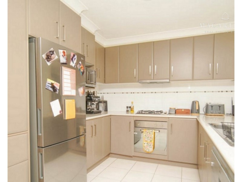 3/3 Carinya Street, Glenfield Park NSW 2650