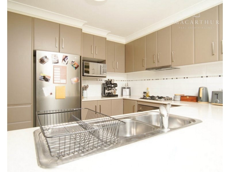 3/3 Carinya Street, Glenfield Park NSW 2650