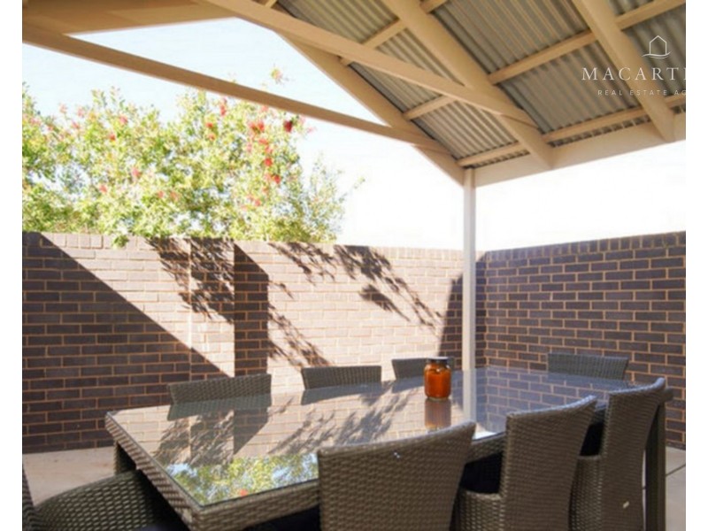 3/3 Carinya Street, Glenfield Park NSW 2650